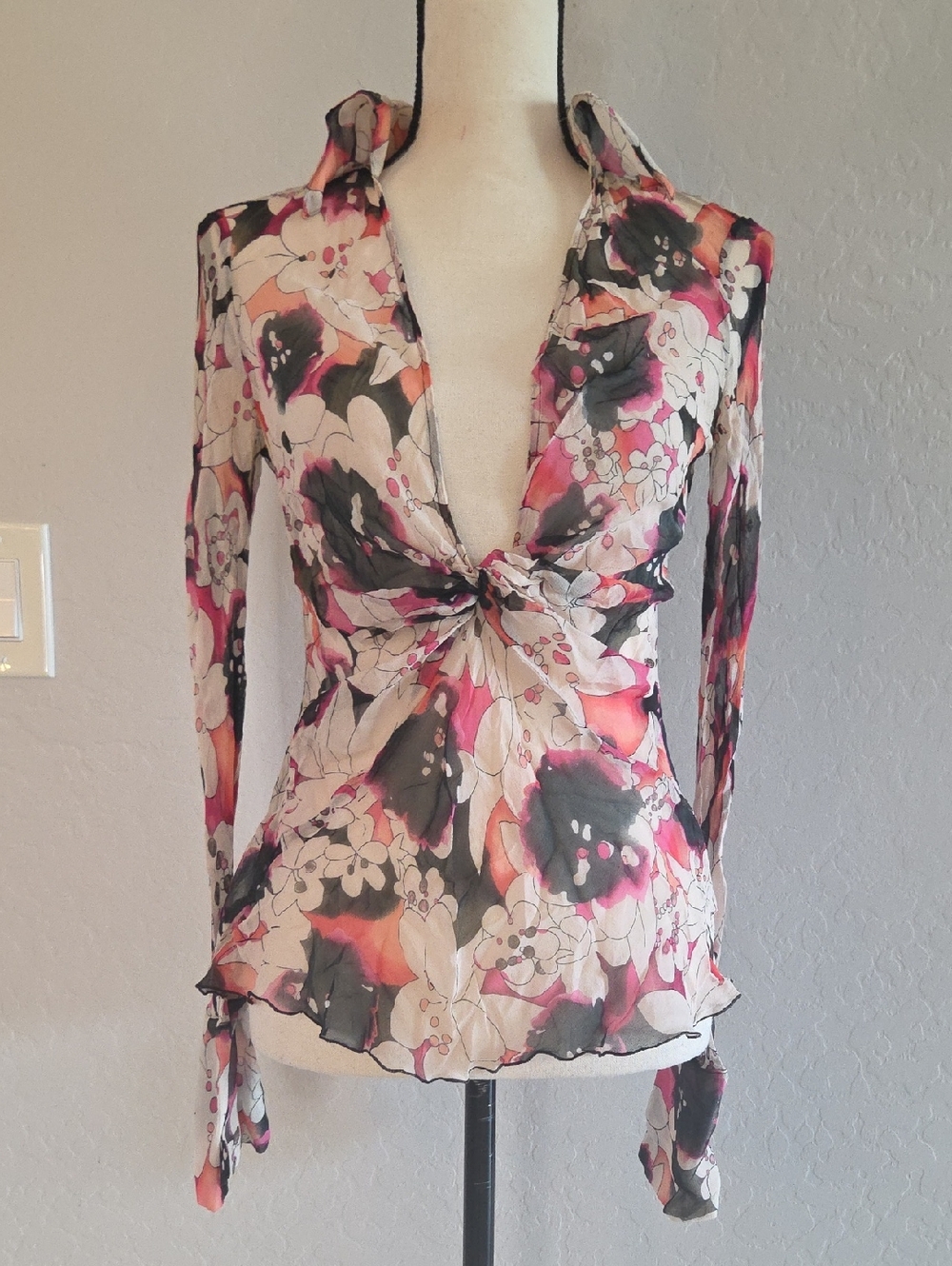 Diane Von Furstenberg Silk Floral Twist-Front Long Sleeve Blouse Size 6 NWOT